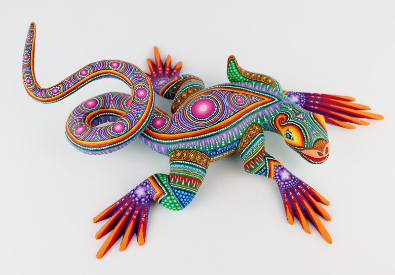 Oaxacan Wood Carving Magaly Fuentes And Jose Calvo Finely Painted Large Coiled Tail Iguana Lizard